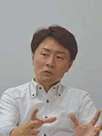製造部 部長 清水 氏