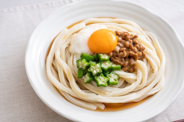 冷やしうどん 納豆トッピング